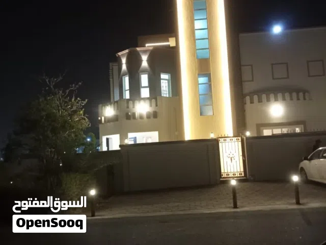 فيلا فالمعبيله قريب مسقط مول ونستو بتشطيبات جديده ومساحات واسعه