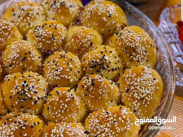 نبيع خلطة خلية النحل واللقيمات الجاهزة للمحلات الراقية والشركات الموزعين في الرياض