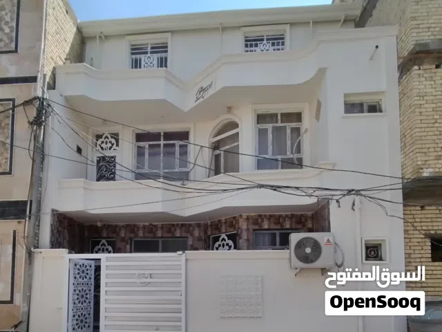 دار للبيع ثلاث طوابق المساحة 110 متر العنوان كربلاء البوبيات عمود 17 جهة الروضتين عرض الشارع 8 متر