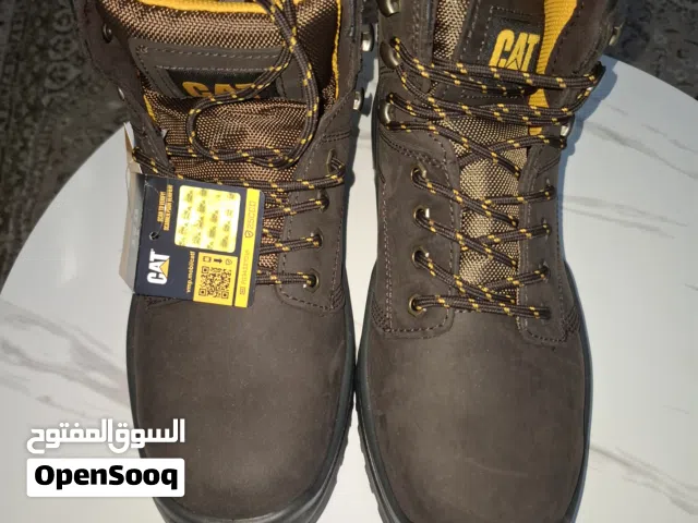 حذاء عمل جديد