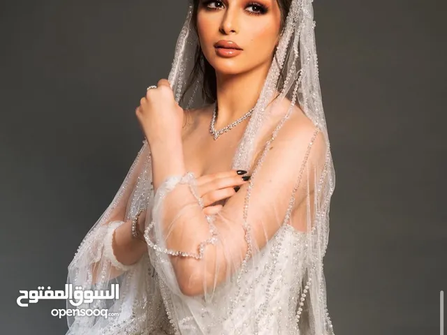 فساتين زفاف للبيع