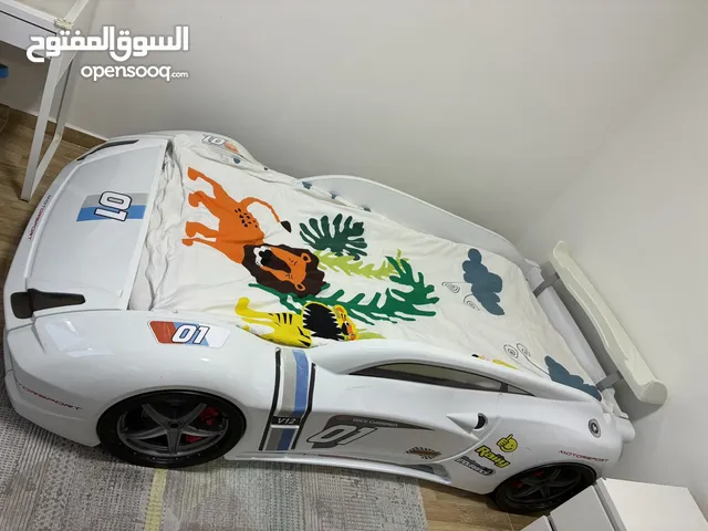 تخت اطفال شكل سياره للبيع