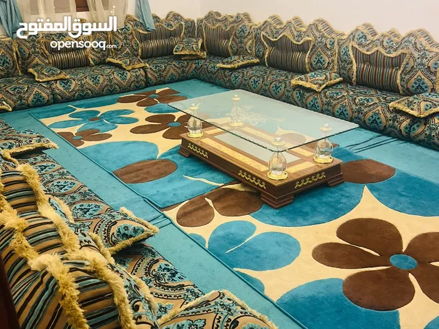 صالون جلوس كامل بجميع الكمليات استعمال بسيط