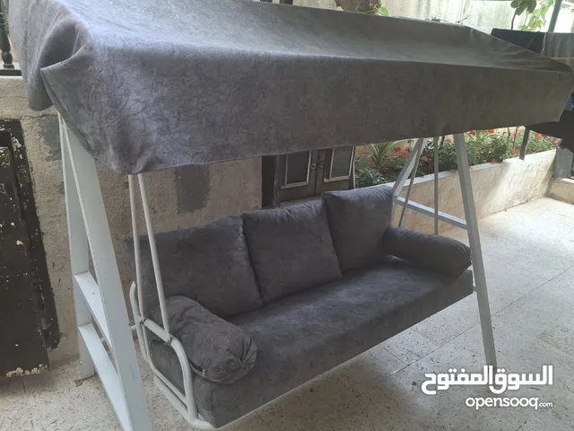 مرجوحة خارجية ثلاثية المقاعد – حالة ممتازة مرجوحة حدائق ثلاثية المقاعد – بحالة ممتازة