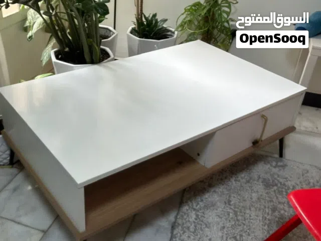 طبلة وسطية ب اللون الابيض