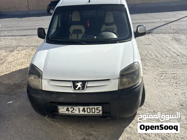 2011 بيجو بارتنر Van Short Body