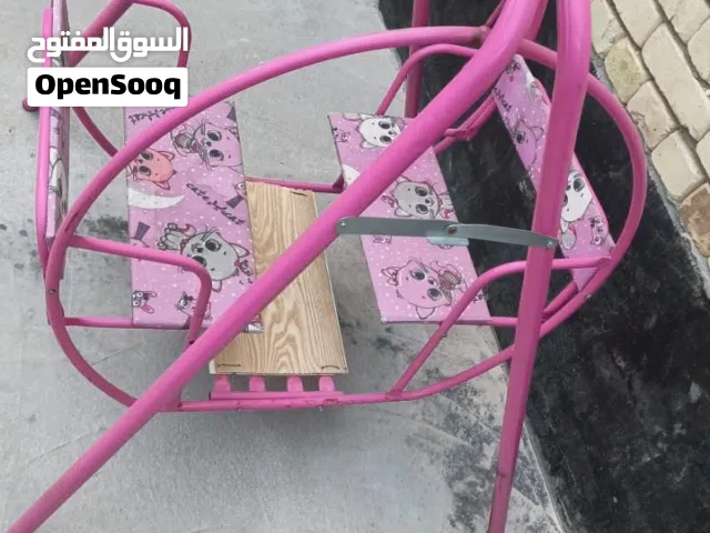 مرجوحة حديد أطفال قوية بحالة جيدة