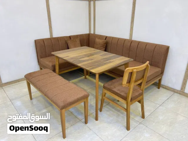 ميز طعام تيكا