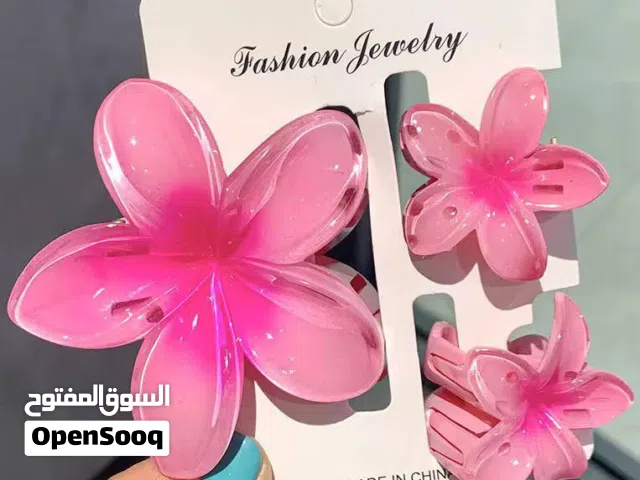 طقم قراصات الوردة الناعمة  دلعي ستايلج بأجمل أكسسوار  طقم قراصات بشكل وردة يجنن، تصميم أنثوي