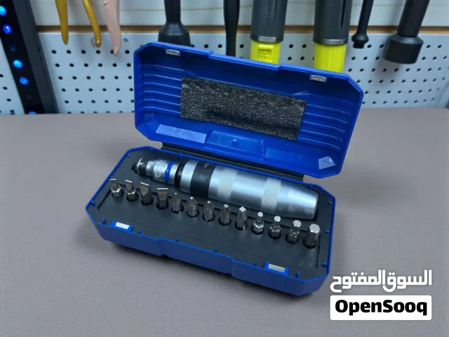 طقم مفك صدمات معدني ثقيل 13 قطعة من WADFOW  الاستخدامات  مخصصة لفك وشد البراغي الصدئة أو العالقة بقو