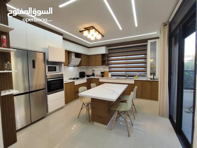 165 m2 3 Bedrooms Apartments for Rent in Ramallah and Al-Bireh Ein Musbah