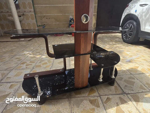 ميز تلفزيون نظيف