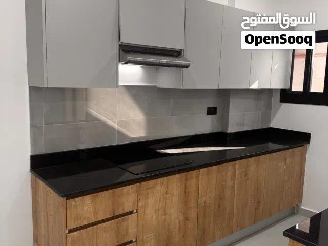 فرصة مميزة للإيجار – شقة دوبلكس راقية في العذيبة
