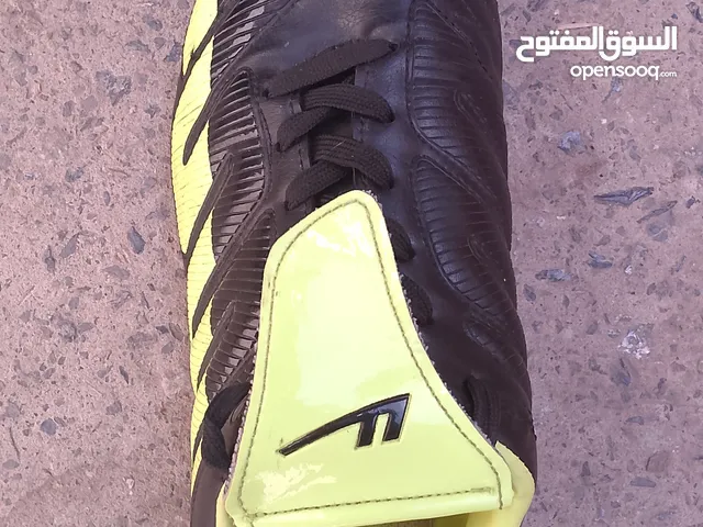 حداء رياضي من أشهر الشركات العالمية عالي الجودة