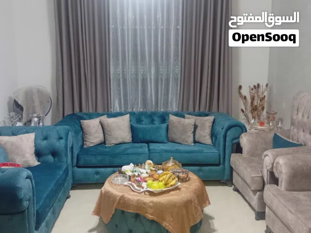 شقة 100 متر جبل النزهة بالقرب من شارع الاستقلال