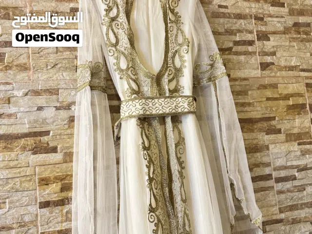 قفطان مغربي عرايسي بحاله الوكاله لبسه واحده فقط