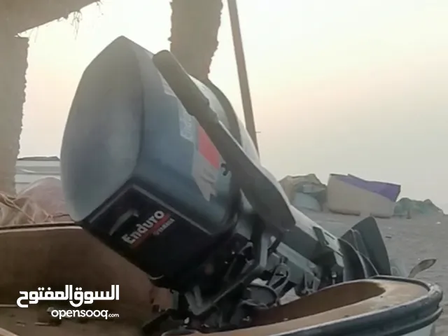 محرك ياماها 40 للبيع فقط قابل للتفاوض في حدود المعقول