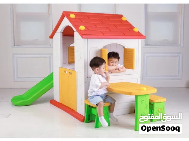 ألعاب أطفال متكامل مع زحليقة وطاولة وكراسي