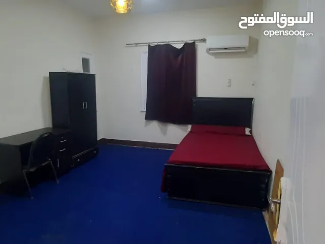شقه مفروشه للايجار3غرف وصاله ومطبخ و 2حمام
