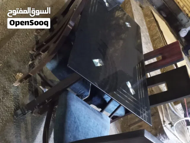 طاولة سفره مع 6 كراسي بحاله ممتازه اقراء الوصف