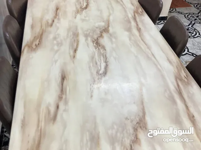 طاولة طعام رخام كبيرة 8 كراسي مستخدم نظيف وشبه جديد