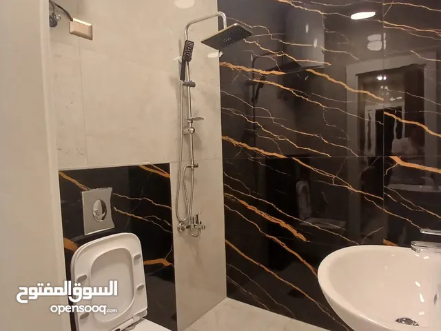 240 m2 More than 6 bedrooms Apartments for Sale in Amman Jabal Al Zohor