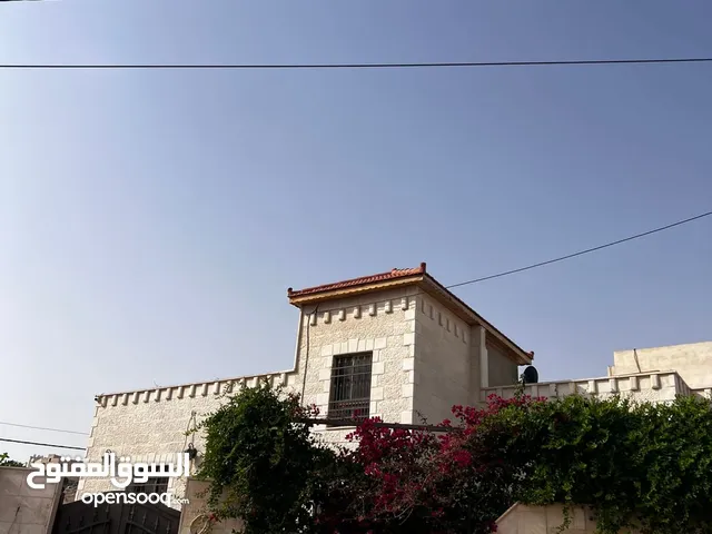 260 m2 5 Bedrooms Townhouse for Sale in Zarqa Dahiet Al Madena Al Monawwara