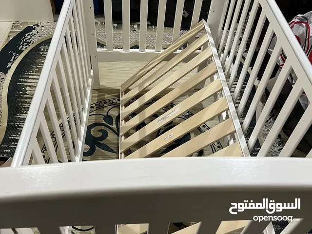 سريري أطفال حتي سن 5سنوات استعمال كالجديد ماركت giggles صناعه ماليزيه خشب طبيعي