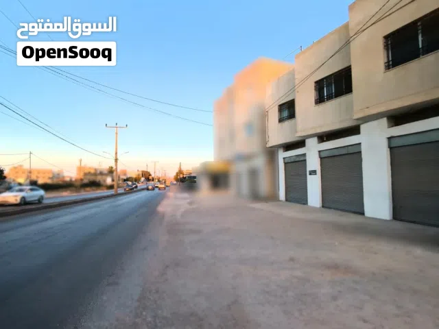 فرصة استثمارية بعائد ممتاز! بناء تجاري للبيع بسعر مغري