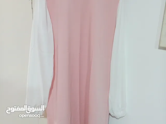 ملابس مستعمله للنساء