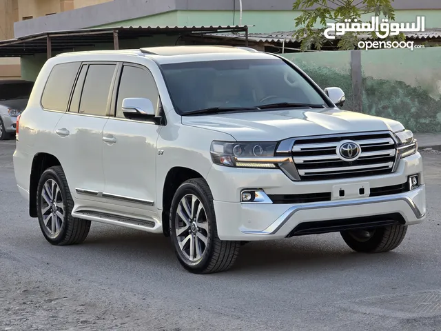 Land cruiser VXR V8 GCC 2017 Price 158,000 Aed