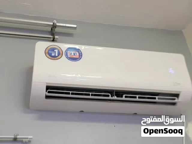 منظومه متكامله تتكون من لوحين ابو150وات مع قواعدها وزياده قاعده ثالثه وبطاريه 200 امبير وجهاز ومنظم
