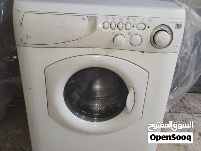 غساله ارييستون خمسه كيلو فيها عيب بتاخد وقت علي ماالبرنامج يفصل ' بس شغاله عادي وبها مجفف '