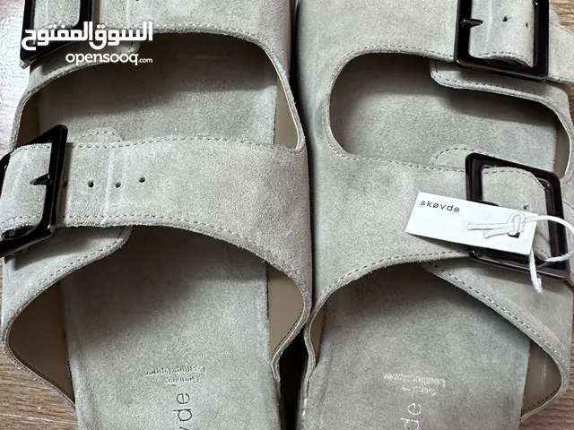 45.5 Slippers & Flip flops in Al Batinah
