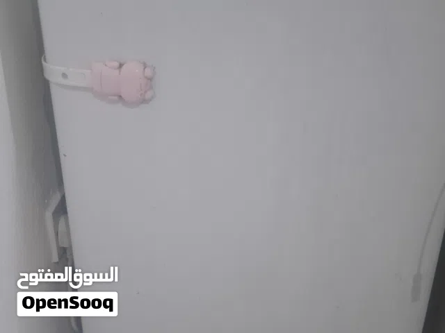 ثلاجه امريكه 20 قدم شغاله ميه ميه وفريزر صغير 4 ادرجه مع درج فوق اضافي تبريد 100/100