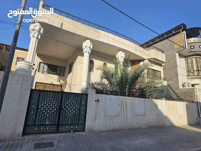 235 m2 4 Bedrooms Townhouse for Sale in Basra Tuwaisa