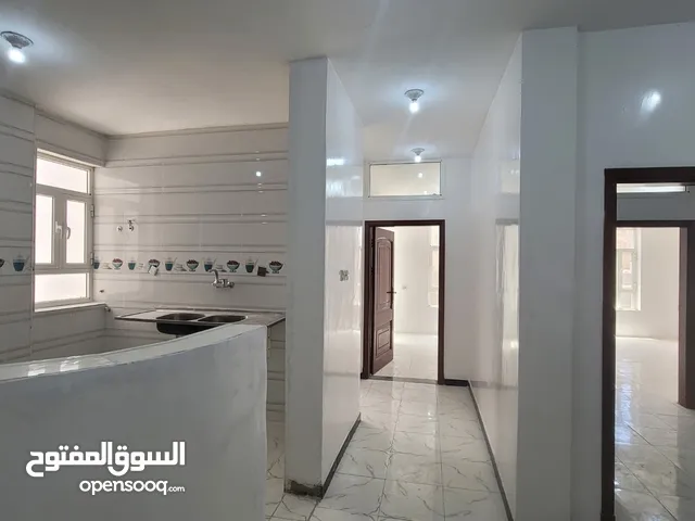 160 m2 4 Bedrooms Apartments for Sale in Sana'a Bayt Baws