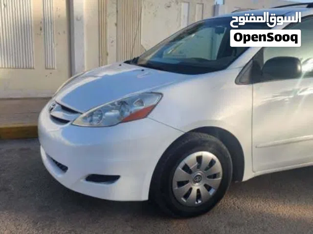 Used Toyota Sienna in Zawiya