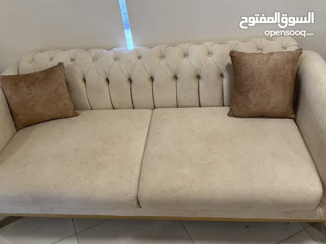 طقم كنب مع طاولات فاخر جداً 7 مقاعد