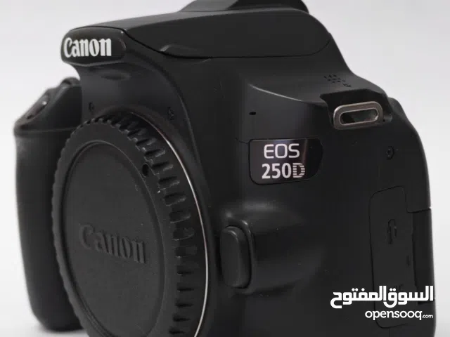 للبيع كاميرا كانون 250D بحالة ممتازة مع عدسة 18-55mm وكامل الملحقات