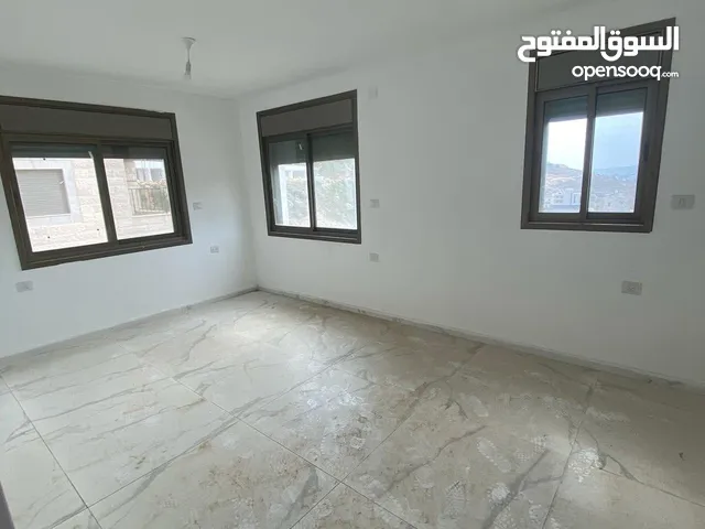 شقة عين منجد