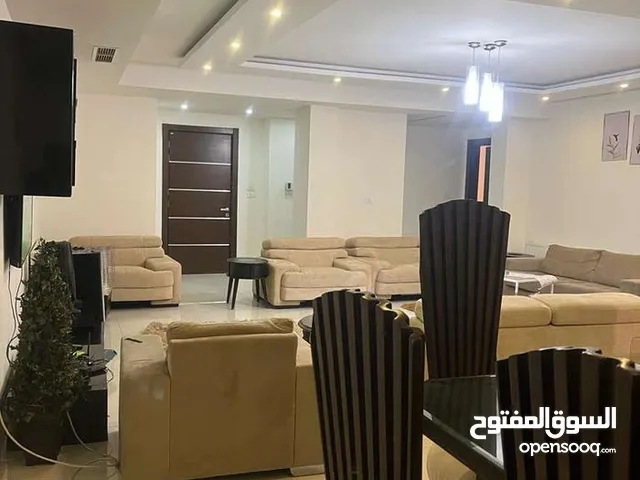 شقة فاخرة ومميزة لايجار مفروشة عبدون شبه أرضي 220م مدخل خاص كراج خاص