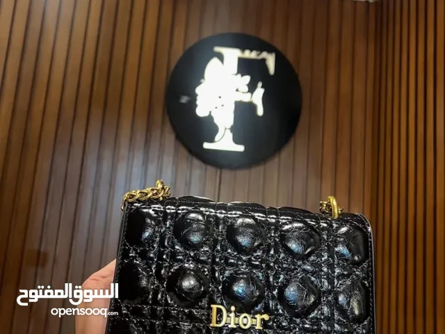 شنط نسائية ماركات جميلة