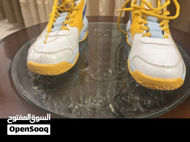 بوت ولادي نمره 35