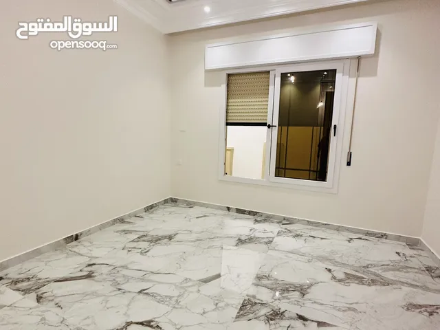 600 m2 More than 6 bedrooms Villa for Sale in Tripoli Al-Shok Rd