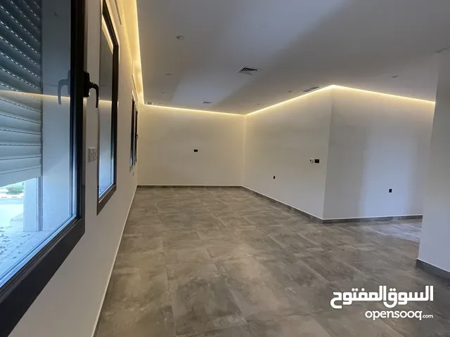 1 m2 4 Bedrooms Townhouse for Rent in Kuwait City Shamiya