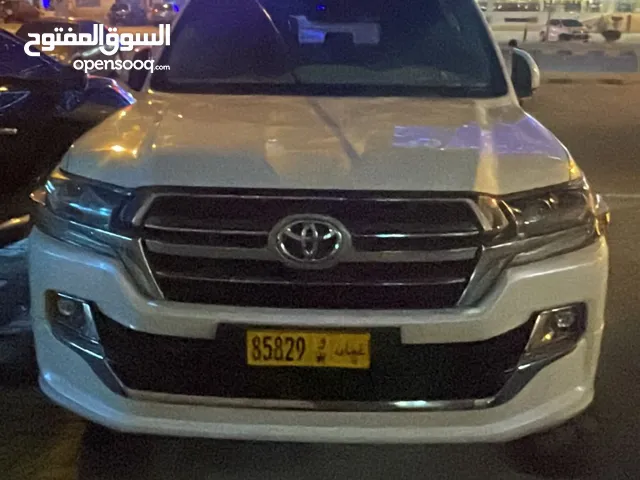 جولات سياحيه مع السائق / خريف صلاله 2025