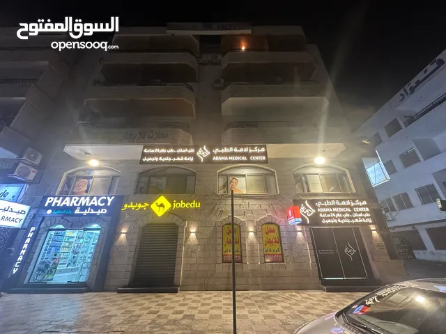 محل ارضي في العقبه في شارع الحمامات التونسيه اهم شوراع العقبه ، محل ارضي مع او بدون تسويه بمساحه 250