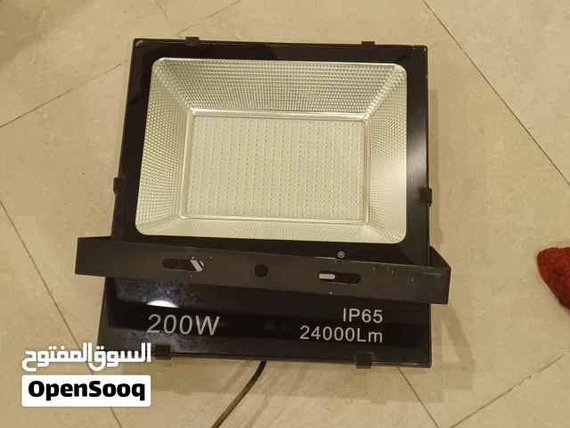 24000 lm ligh 200 wats