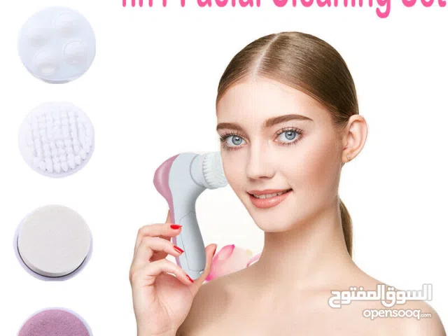 جهاز الكتروني 4 ب1 ل تنظيف و سنفرة البشره و تدليكها و توزيع كريم الوجه بشكل عميق و متنظم